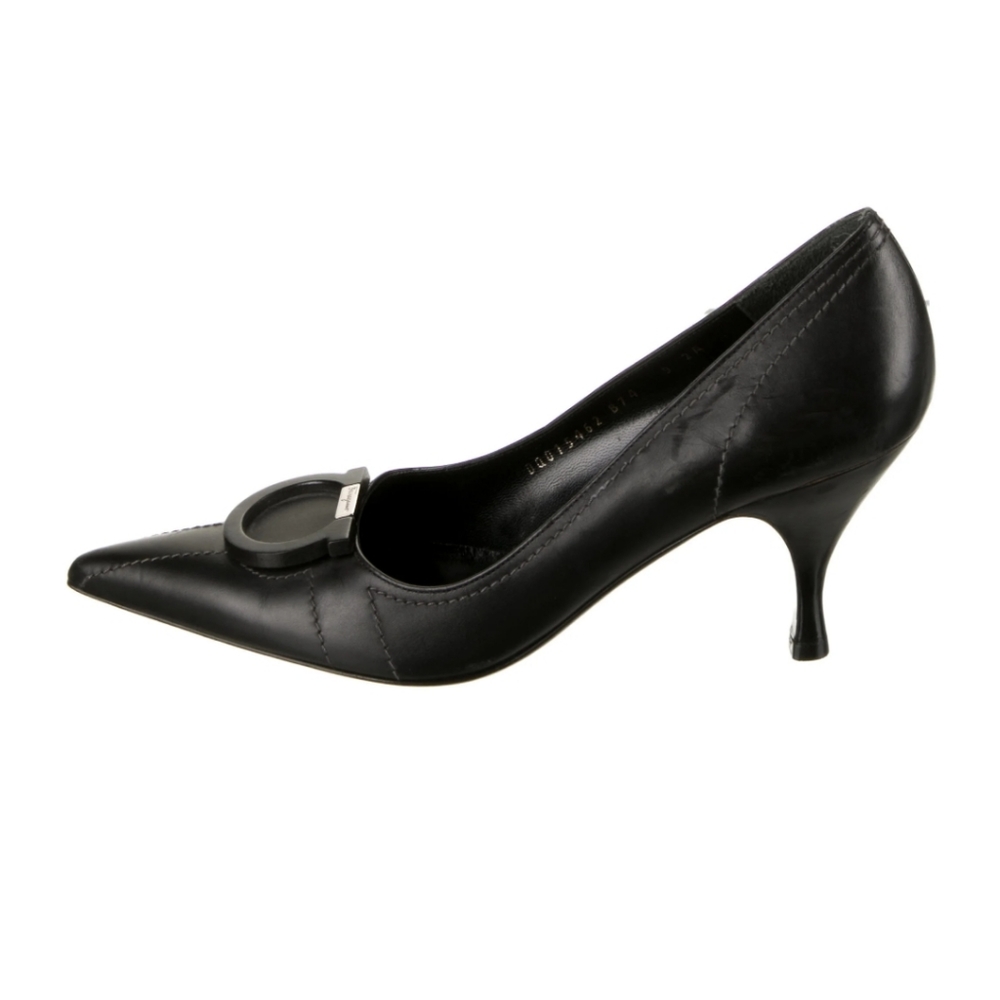 Salvatore Ferragamo Vintage Cheyenne Pumps in Black